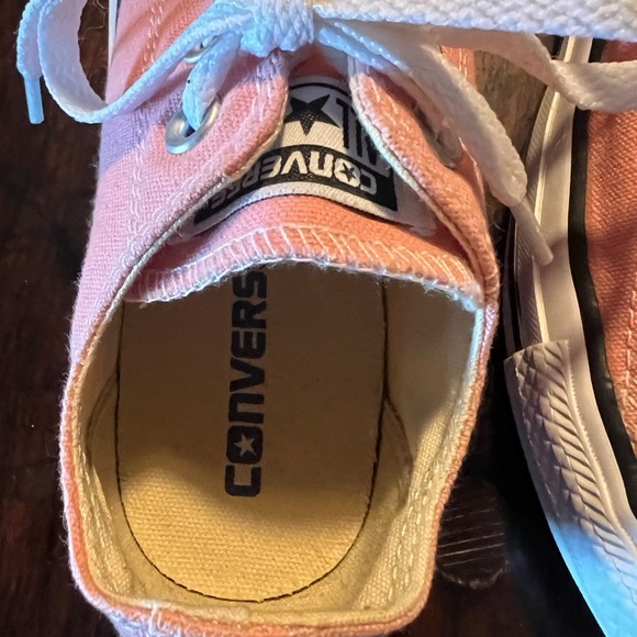 Converse size6 tennis shoes - Picture 5 of 5